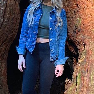 Levi’s dark blue jean jacket